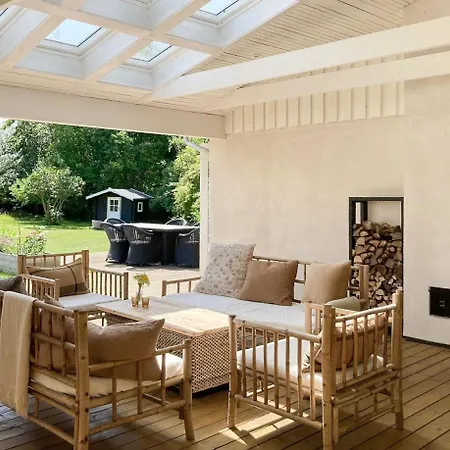 House In Nature Close To The Semesterbostad *