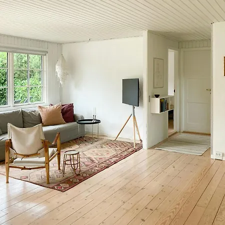 House In Nature Close To The Semesterbostad