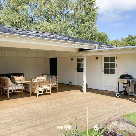 Semesterbostad House In Nature Close To The